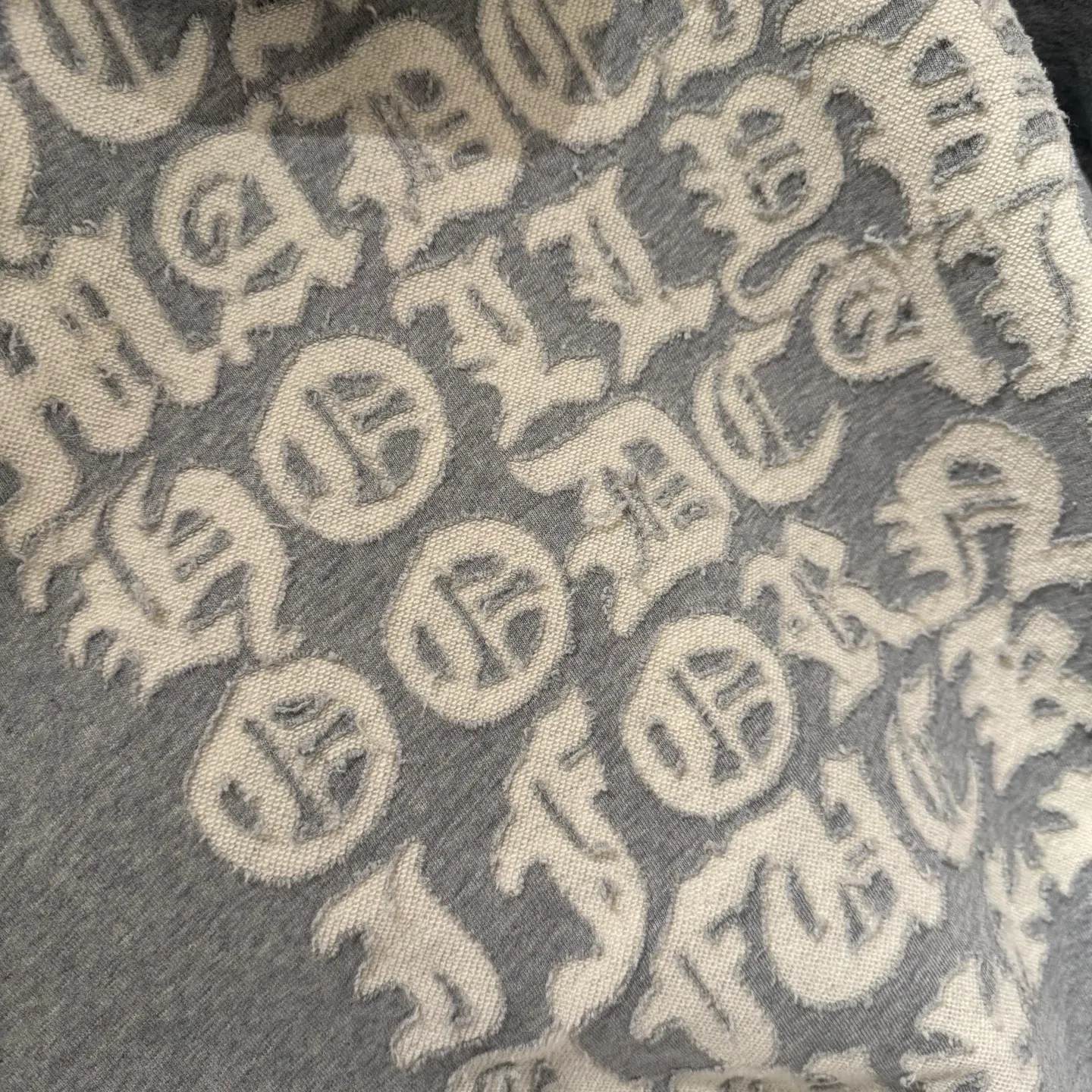 🅿️380 [Strict quality control] CH Croixin's new long-sleeved hooded sweatshirt. The fabric is made of heavy 480g double yarn fabric. The whole garment is washed. The front and rear panels are laser burned. The ready-to-wear wash is loose. The fabric is stiff and stylish. It does not deform or shrink. Color: black, white, floral gray. Size: M-2xl